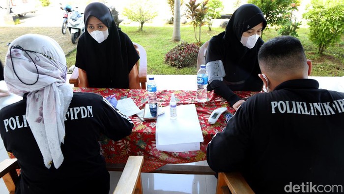 Genjot Vaksinasi untuk Kalangan Pelajar di Jawa Tengah IPDN (Institut Pemerintahan Dalam Negeri) Kemendagri terus mendukung pemerintah untuk mempercepat vaksin Booster guna menangkal dan mengurangi efek berat dari virus Covid-19 jenis Omicron.