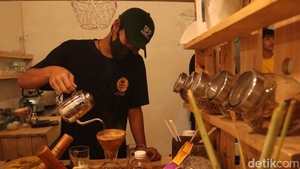 Ibu muda ini raup cuan lewat bisnis minuman rempah.