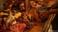 Asnawi mengatakan bahwa harga pokok produksi (HPP) daging sapi saat ini berada di kisaran Rp 127.500 per kg. Oleh karenanya dijual Rp 130 ribu saja sebenarnya keuntungannya pas-pasan, habis untuk menutup biaya operasional.