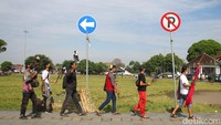 Lintas Komunitas Wayang Merdeka membawa pesan dengan kegiatan Jalan Sehat bersama wayang ini mengedepankan Wayang kulit sebagai peninggalan warisan nenek moyang, harus dipertahankan dan diselamatkan keberadaannya.