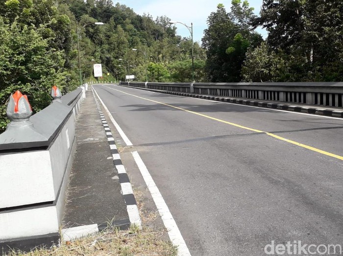 Jembatan Irung Petruk di Jalan Wonosari-Jogja, Patuk, Gunungkidul, Sabtu (26/2/2022).