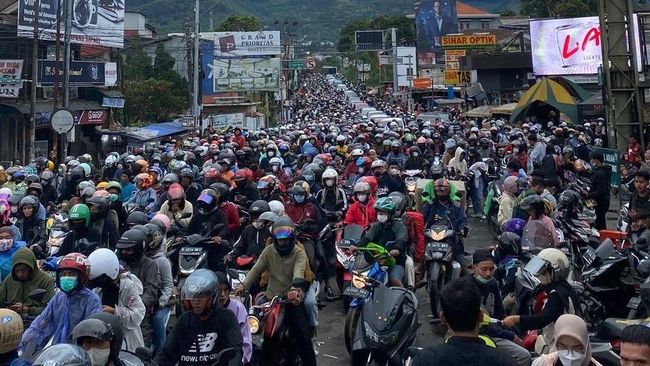 Horor Macet di Puncak Saat Akhir Pekan: Pengendara Terjebak hingga 12 Jam