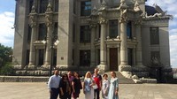 Adapun di awal tahun 1990, fungsi bangunan itu kembali dialihkan sebagai destinasi wisata yang terbuka untuk publik. Hanya di tahun 2005, bangunan itu dipugar dan menjadi rumah peristirahatan bagi delegasi asing (dok kievfriendly)