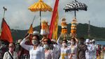 Melihat Umat Hindu Gelar Melasti dengan Prokes Ketat di Bantul