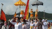 Ketua Umum Hari Raya Nyepi DIY Tahun Saka 1944/2022 Masehi I Putu Sugiartha Sanjaya mengatakan, Melasti merupakan rangkaian upacara hari raya Nyepi.