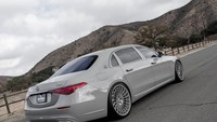 Platinum Motorsport tak hanya mengerjakan proyek sentimental Kim Kardashian. Mereka tak jarang menangani mobil para selebriti Amerika Serikat seperti Jay-Z, Chris Brown, hingga Eminem. Foto: Instagram @platinum_group