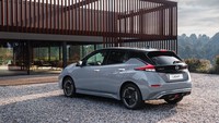 “LEAF 2022 menawarkan desain eksterior yang lebih segar, mulai dari detail yang kompleks hingga opsi velg yang mencolok. Kami menawarkan estetika dinamis yang sejalan dengan identitas merek baru Nissan,” tulis Nissan lewat rilis resmi yang mereka publikasikan pada Rabu (23/2/22) Foto: Nissan Official Europe Newsroom