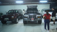 Peningkatan penjualan juga mulai terasa sejak para artis maupun influencer turut membeli mobil-mobil bekas di sini.