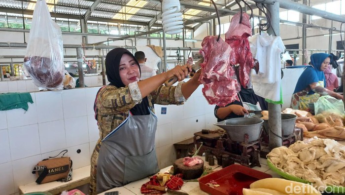 pedagang daging sapi di lamongan