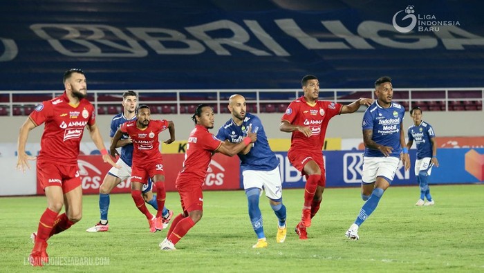 Pertemuan Persib vs Persija pada putaran pertama BRI Liga 1 2021.