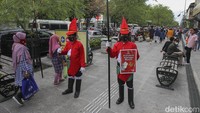 Hal ini juga menarik animo wisatawan untuk berfoto.
