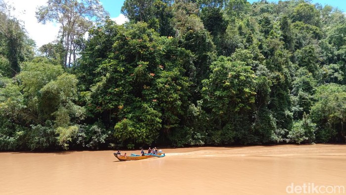 Sungai Cijulang di Pangandaran.