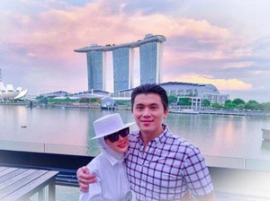 Lebaran di Singapura, Syahrini Ungkap Kerinduan untuk Keluarga