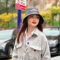 Dalam acara Nih Kita Kepo yang tayang di Trans TV, Vanessa mengaku mendapatkan uang jajan dari Indra senilai Rp 2 miliar. Hal tersebut terlihat dari amplop yang berisi banyak dollar singapura. Foto: dok. Instagram