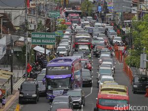 Menhub Soroti Kesiapan Bus Wisata Jelang Lebaran