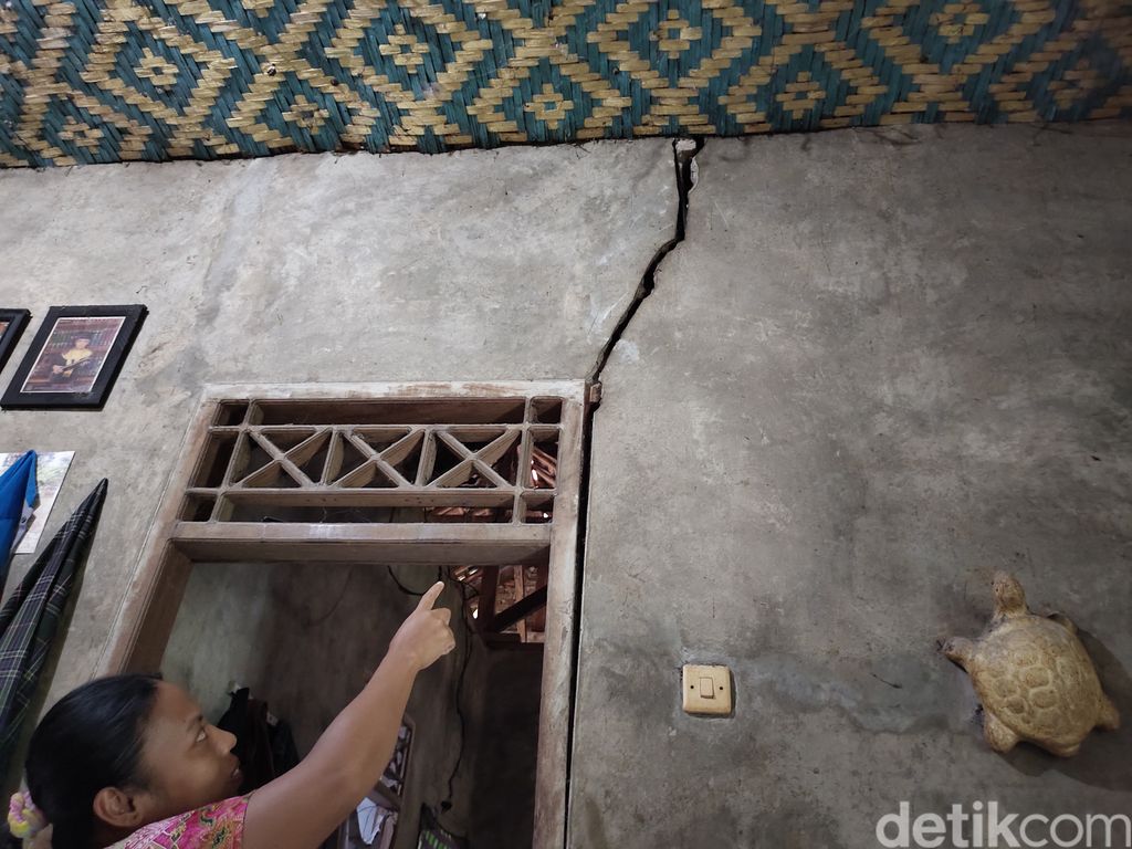 Badan Penanggulangan Bencana Daerah (BPBD) Lebak akan melibatkan Badan Geologi guna mengetahui penyebab pergerakan tanah di Kecamatan Cikulur, Lebak (Fathul R/detikcom)
