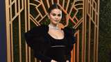 Selena Gomez Pakai Kalung Rp 14 M di SAG Awards, Tapi Pilih Nyeker