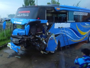 Jabar Hari Ini: Bus Rombongan Sekolah Kecelakaan-Cimahi Trending Twitter