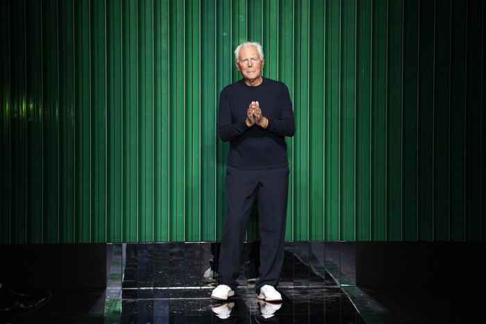 Fashion Show Giorgio Armani Fall Winter 2022-2023 Italian designer Giorgio Armani accepts applause after presentation of his Fall/Winter 2022-2023 fashion collection, unveiled during the Fashion Week in Milan, Italy, Sunday, Feb. 27, 2022. (AP Photo/Luca Bruno)