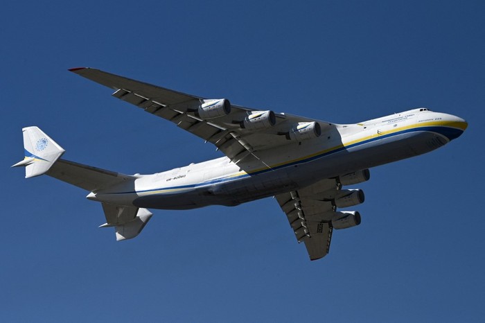 (FILES) This file photo taken on April 23, 2020 shows an Antonov-225 Mriya cargo plane carrying medical cargo from China preparing to land at an airfield in Gostomel outside Kiev amid the COVID-19 coronavirus pandemic. - The worlds largest plane, the Ukrainian Antonov-225 freighter, was destroyed by Russian strikes on an airport near Kiev in the midst of heavy fighting, the state-run Ukroboronprom announced, on February 27, 2022. (Photo by GENYA SAVILOV / AFP)