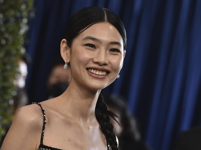 HoYeon Jung arrives at the 28th annual Screen Actors Guild Awards at the Barker Hangar on Sunday, Feb. 27, 2022, in Santa Monica, Calif. (Photo by Jordan Strauss/Invision/AP)