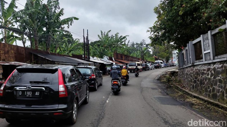Kemacetan di jalur Lembang, Bandung Barat.