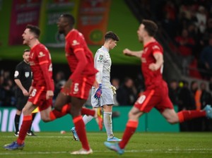 Kepa yang Lagi Kecewa Disemangati oleh Pacar Barunya