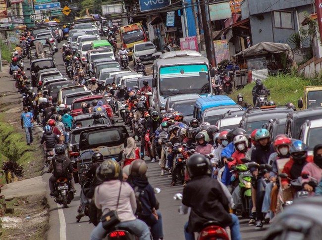 Macet Abadi di Puncak