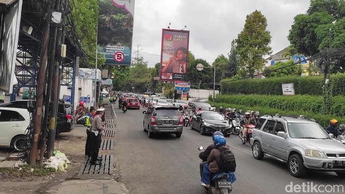 Kondisi lalin di kawasan Setiabudi Bandung.