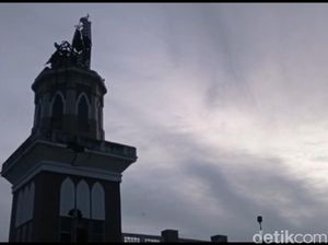Polisi Selidiki Penyebab Ambruknya Menara Masjid di Tasikmalaya
