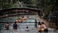 Pada hari inu juga PPKM Level 3 di Jakarta telah memasuki batasnya, jadi belum dipastikan akan diperpanjang atau tidak.