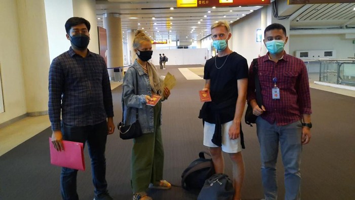 Pasangan suami istri berkebangsaan Rusia dideportasi dari Bali.