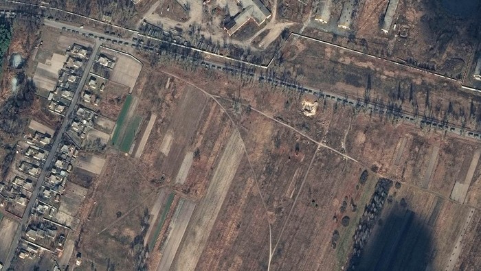 Pasukan militer Rusia telah memasuki Ivankiv, Ukraina. Mereka memasuki kawasan itu menggunakan kendaraan militer hingga kendaraan lapis baja.