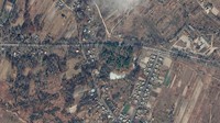 Iring-iringan pasukan Rusia memasuki wilayah Ivankiv, Ukraina, Mingga (27/2/2022) waktu setempat.