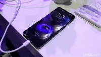 Realme fast charging 150W