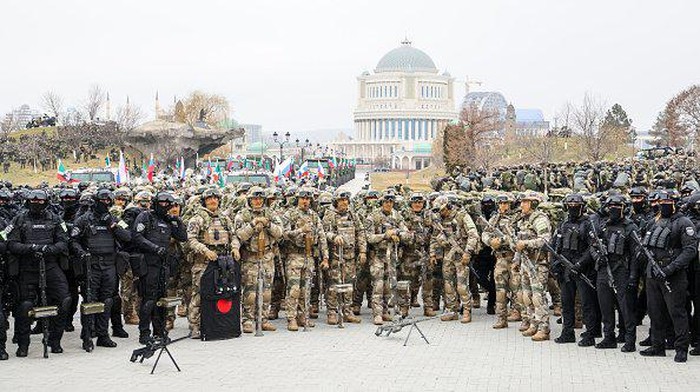 Ribuan Pasukan Muslim Chechnya Siap Bantu Rusia Ribuan Pasukan Muslim Chechnya Siap Bantu Rusia