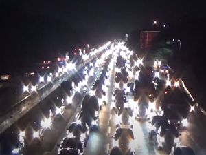 Polisi Tambah Lajur Contraflow di Km 47 Tol Japek Malam Ini