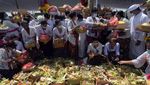 Foto-foto Upacara Melasti Jelang Nyepi di Bali
