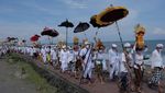 Foto-foto Upacara Melasti Jelang Nyepi di Bali