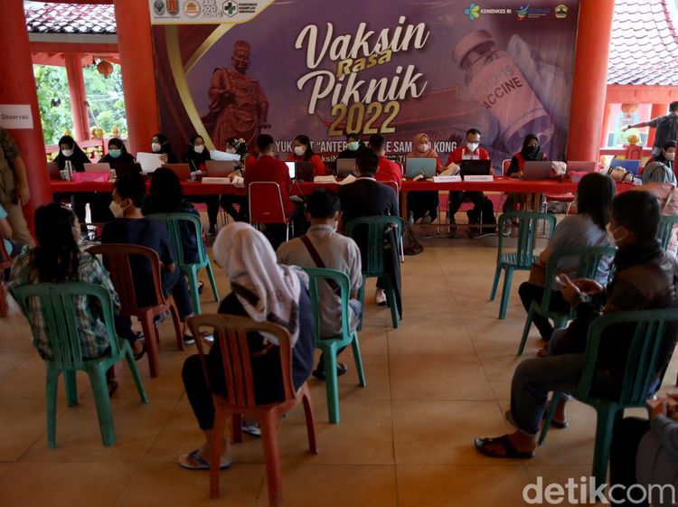 Vaksinasi Rasa Wisata di Klenteng Sam Poo Kong