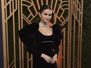 Selena Gomez Balas Komentar Body Shaming soal Berat Badannya
