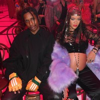 Rihanna sukses membuktikan bahwa tampil seksi saat berbadan bukan sebuah kemustalihan. Penasaran seperti apa gaya maternity Rihanna berikutnya? (Foto: Getty Images for Gucci)