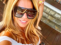 8 Foto Nenek Bugar Berperut Six Pack yang Banyak Ditaksir Pria Muda