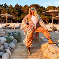 Kenalan dengan nenek viral bernama Andrea Sunshine. Nenek satu cucu ini tampak masih begitu sehat dan bugar. Foto: dok. Instagram