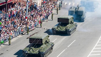 Ia mampu menghisap oksigen dari udara di sekitarnya untuk menghasilkan ledakan temperatur tinggi serta menghasilkan gelombang ledakan yang secara signifikan lebih lama durasinya dibanding peledak konvensional dan mampu menguapkan tubuh manusia. Foto: Wikipedia