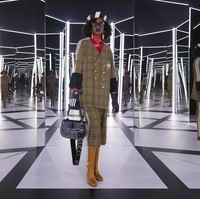 Fashion show kolaborasi Gucci dengan Adidas untuk koleksi musim dingin 2022. Foto: Dok. Gucci.