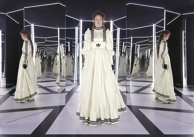 Fashion show kolaborasi Gucci dengan Adidas untuk koleksi musim dingin 2022. Foto: Dok. Gucci.