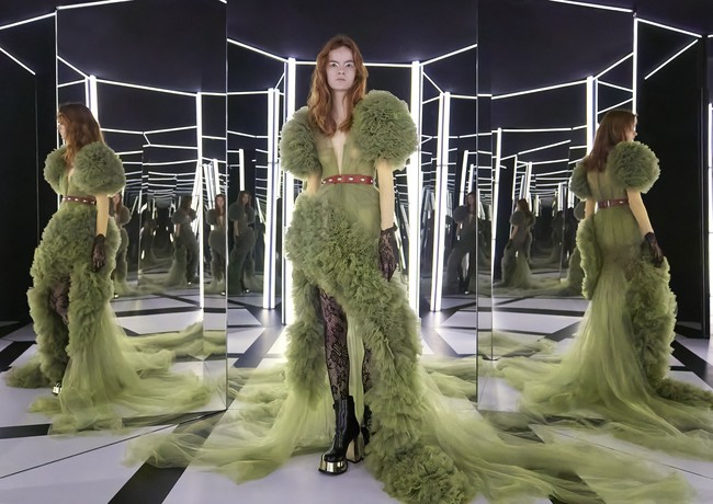 Fashion show kolaborasi Gucci dengan Adidas untuk koleksi musim dingin 2022. Foto: Dok. Gucci.