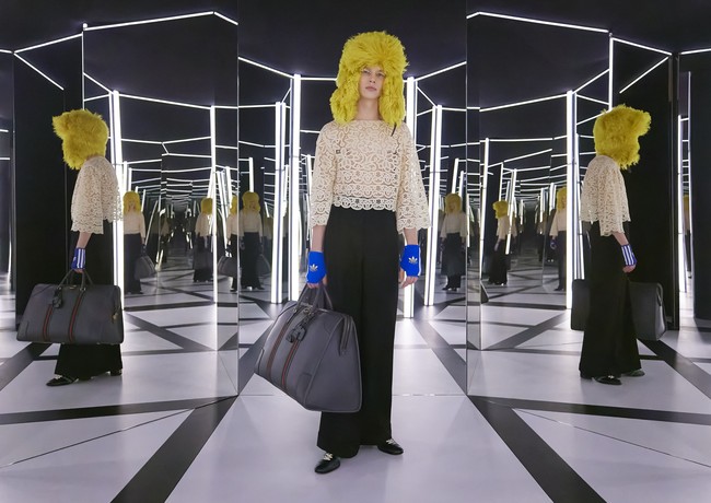 Fashion show kolaborasi Gucci dengan Adidas untuk koleksi musim dingin 2022. Foto: Dok. Gucci.