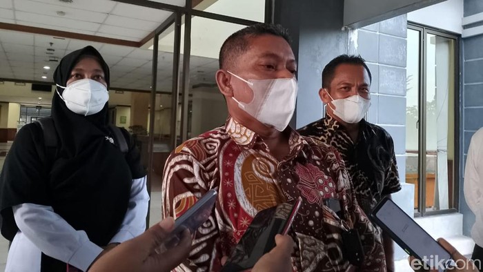 Foto screenshot mahasiswi UIN Suska Riau diduga mesum saat kuliah umum viral di medsos. Dekan Fakultas Tarbiyah UIN Suska meminta maaf. (Raja Adil/detikcom)